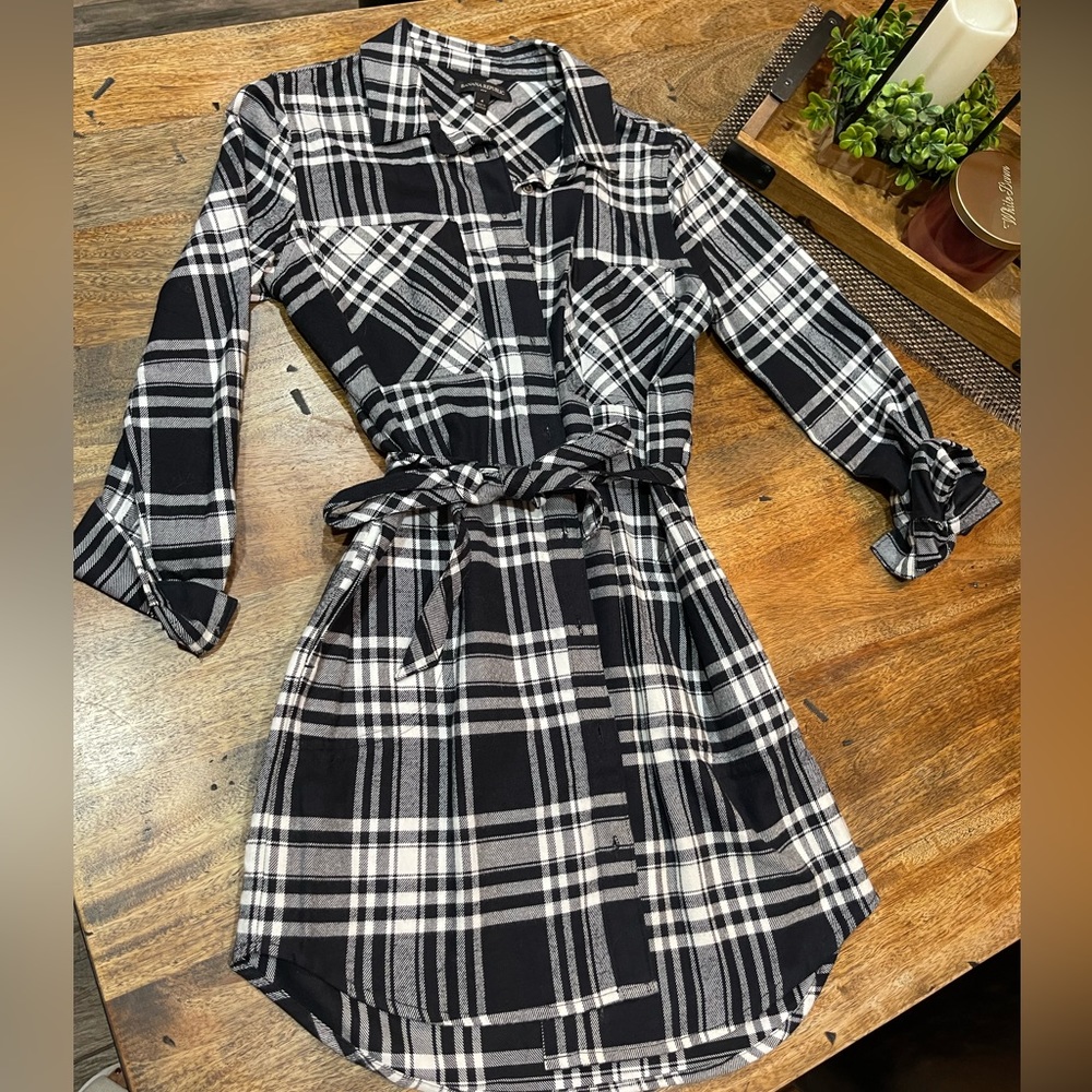 Banana Republic Black & White Plaid Long Sleeve Shirt Dress with Self-Tie Waist